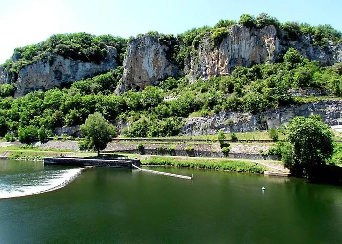 Feriehus Nature Escape In With Pool Loubressac